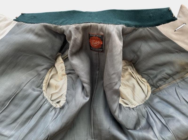 Wehrmacht (Heer) Infantry Officer's 'Waffenrock' – Hauptmann — image 11