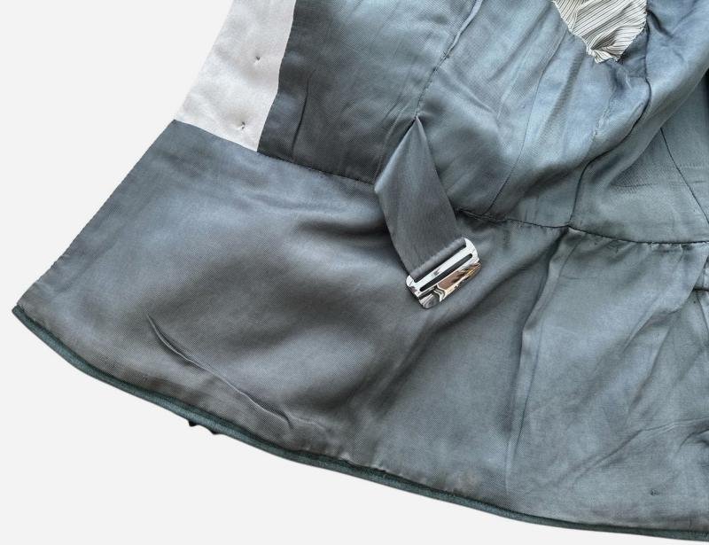 Wehrmacht (Heer) Infantry Officer's 'Waffenrock' – Hauptmann — image 13