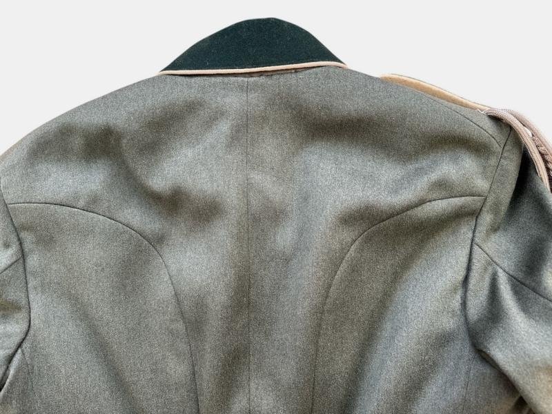 Wehrmacht (Heer) Infantry Officer's 'Waffenrock' – Hauptmann — image 18