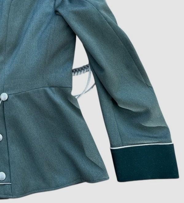 Wehrmacht (Heer) Infantry Officer's 'Waffenrock' – Hauptmann — image 20