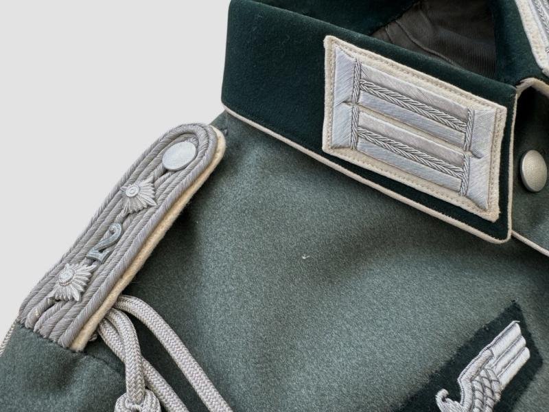 Wehrmacht (Heer) Infantry Officer's 'Waffenrock' – Hauptmann — image 5