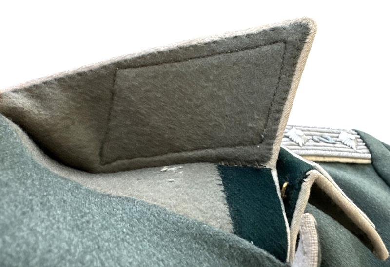 Wehrmacht (Heer) Infantry Officer's 'Waffenrock' – Hauptmann — image 6