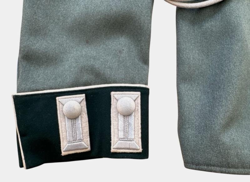 Wehrmacht (Heer) Infantry Officer's 'Waffenrock' – Hauptmann — image 8