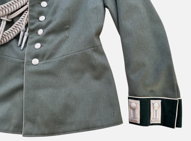 Wehrmacht (Heer) Infantry Officer's 'Waffenrock' – Hauptmann — image 9