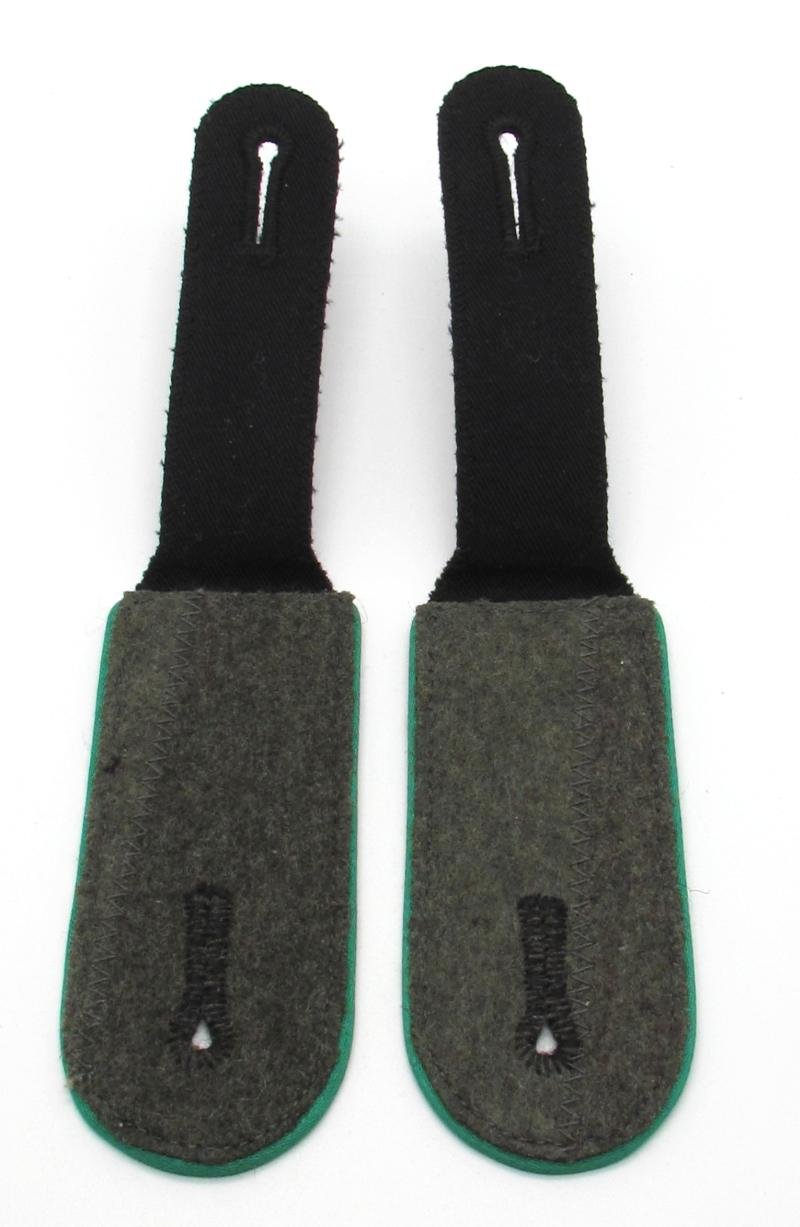 Waffen-SS mountain trooper 'Gebirgsjäger' EM/NCO Shoulder Boards — image 6