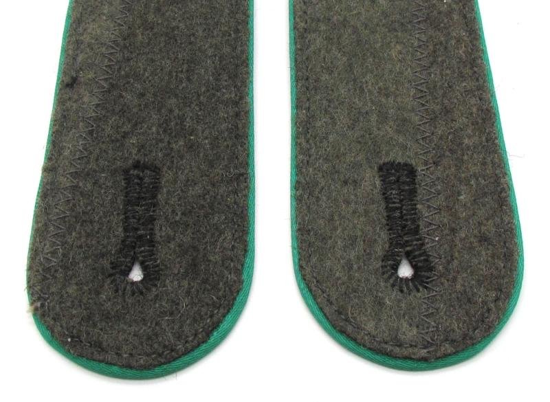 Waffen-SS mountain trooper 'Gebirgsjäger' EM/NCO Shoulder Boards — image 9