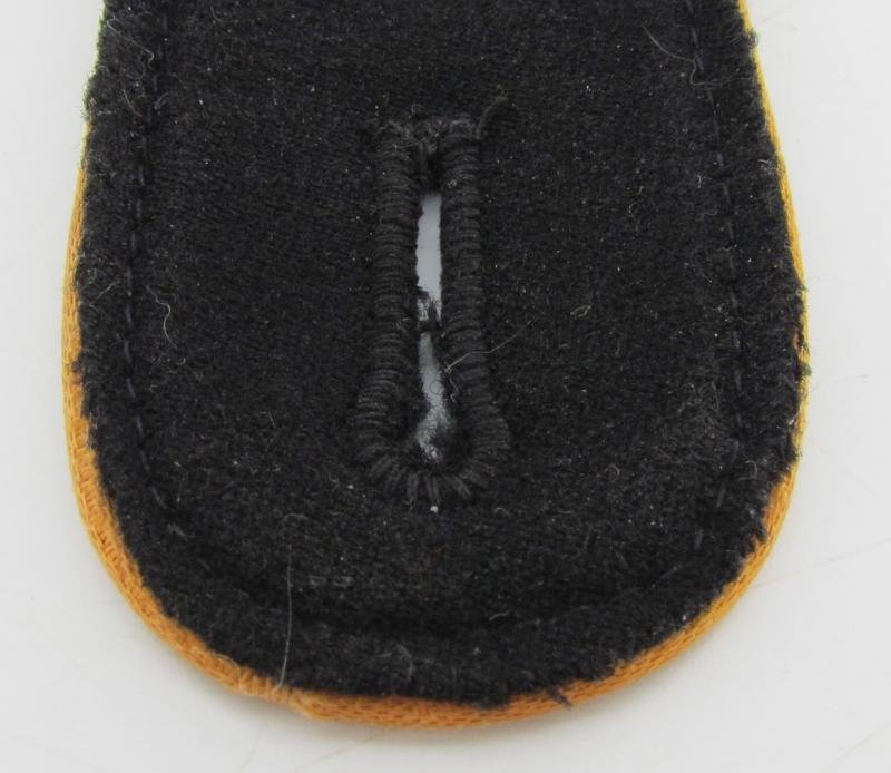 Waffen-SS Reconnaissance (Aufklärung) EM/NCO Shoulder Board — image 8