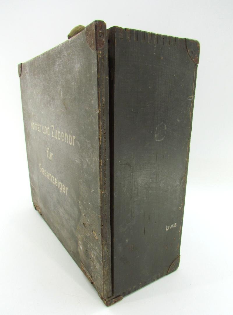 Transport Box Wehrmacht 'Stock and Accessories for Gas Indicators' — image 10