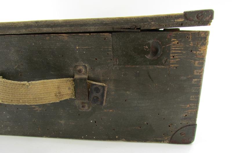 Transport Box Wehrmacht 'Stock and Accessories for Gas Indicators' — image 4