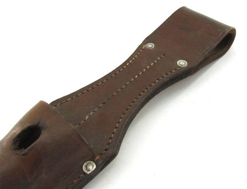 Early K98 bayonet frog in brown leather 1938 — image 3