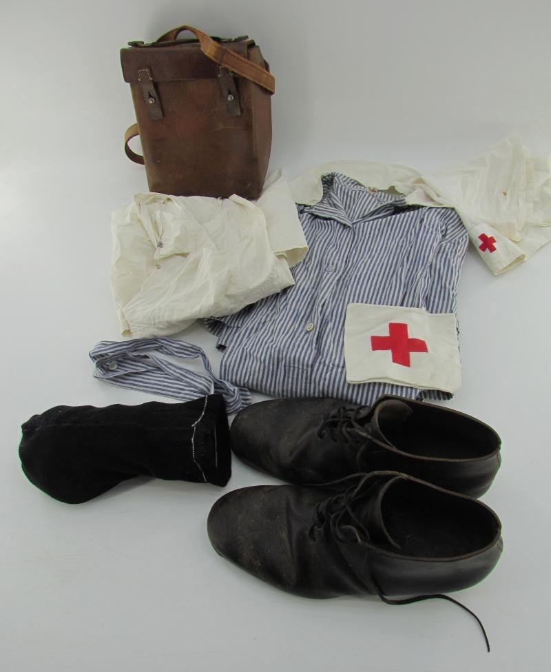 DRK 'Helferin' Uniform Complete with Shoes — image 16