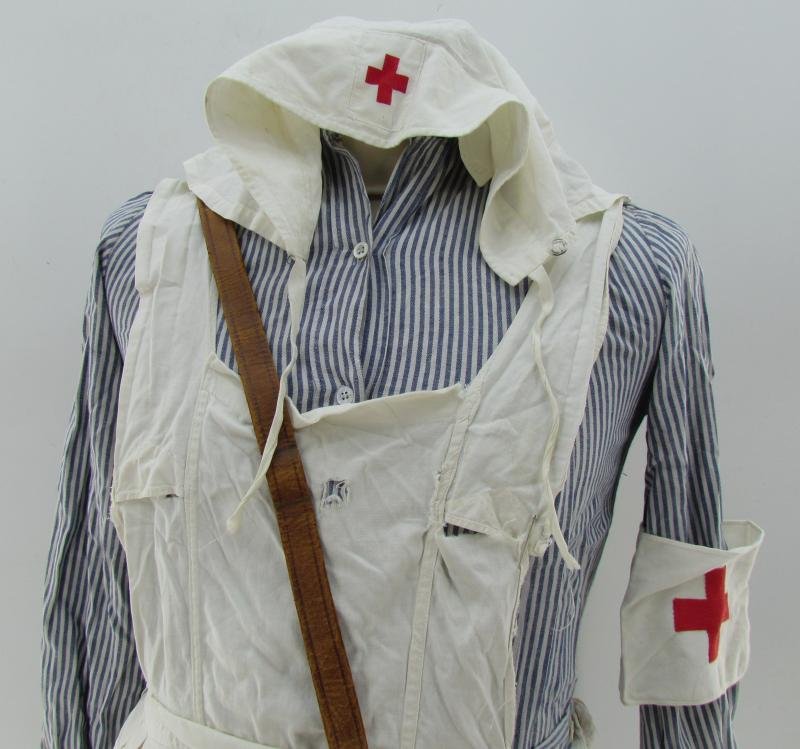 DRK 'Helferin' Uniform Complete with Shoes — image 4