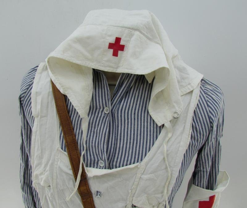 DRK 'Helferin' Uniform Complete with Shoes — image 5