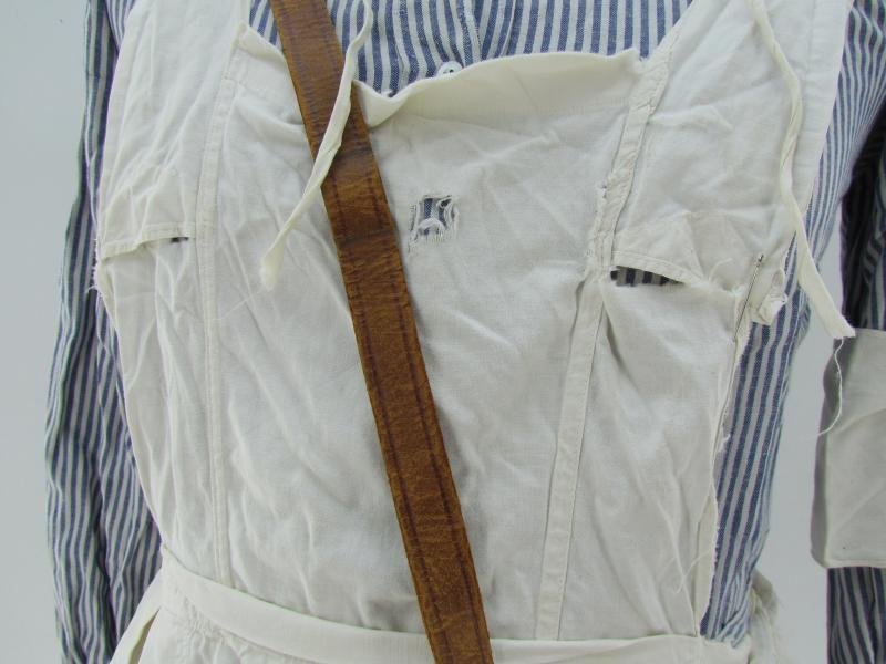 DRK 'Helferin' Uniform Complete with Shoes — image 6