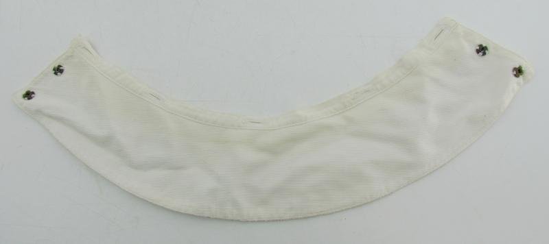 Deutsches Rotes Kreuz (DRK) Collar liner or Kragenbinde for the 'Helferin' Uniform — image 5
