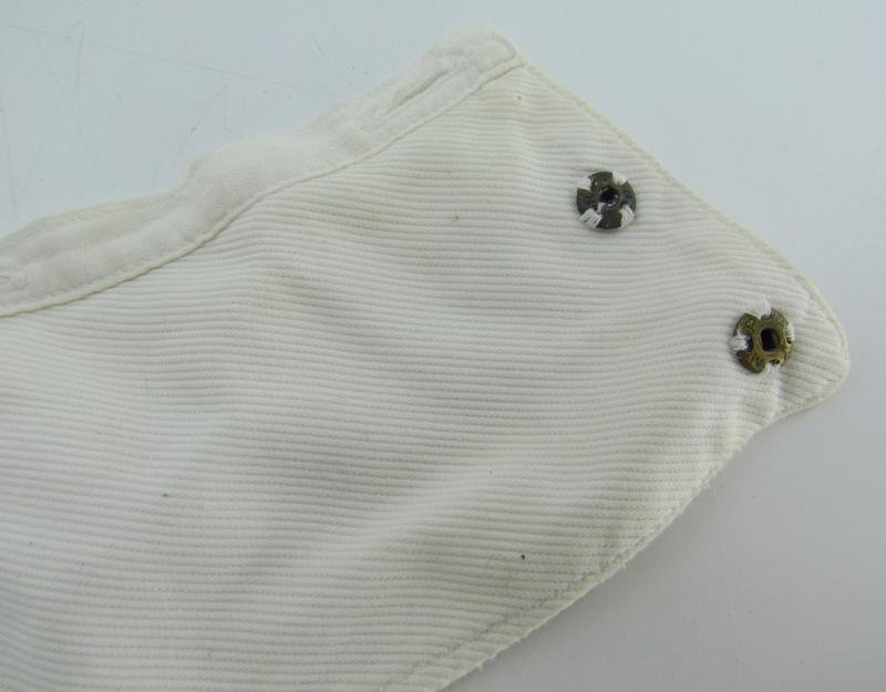 Deutsches Rotes Kreuz (DRK) Collar liner or Kragenbinde for the 'Helferin' Uniform — image 8