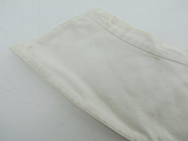 Deutsches Rotes Kreuz (DRK) Collar liner or Kragenbinde for the 'Helferin' Uniform — image 2