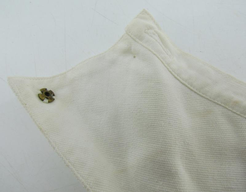 Deutsches Rotes Kreuz (DRK) Collar liner or Kragenbinde for the 'Helferin' Uniform — image 6