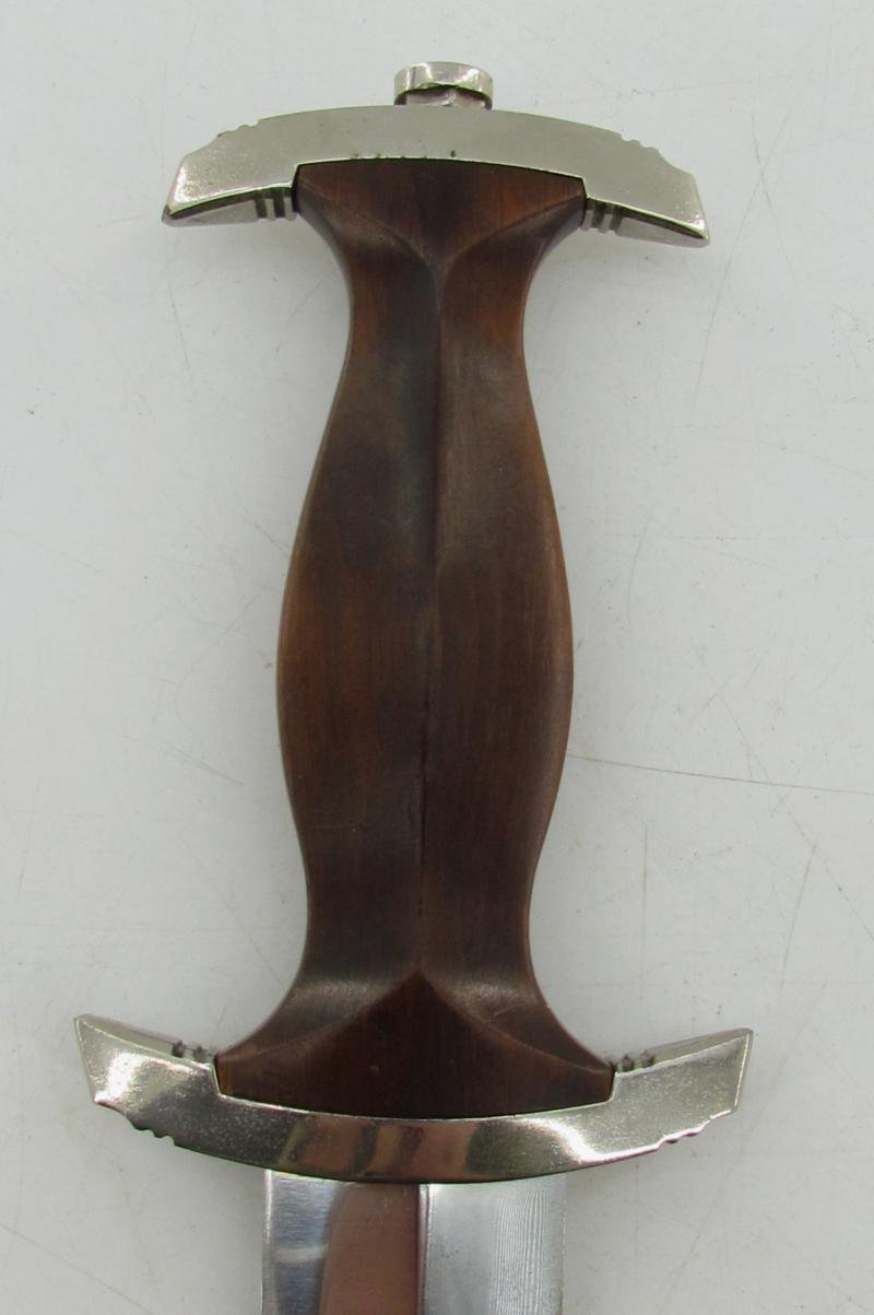 SA Dagger by M7/33 – F.W. Höller with Three Piece Hanger — image 10