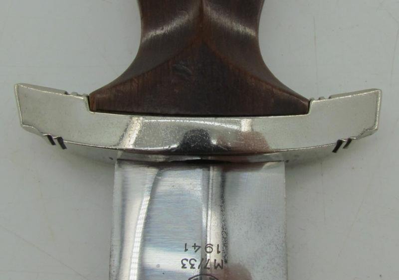 SA Dagger by M7/33 – F.W. Höller with Three Piece Hanger — image 12
