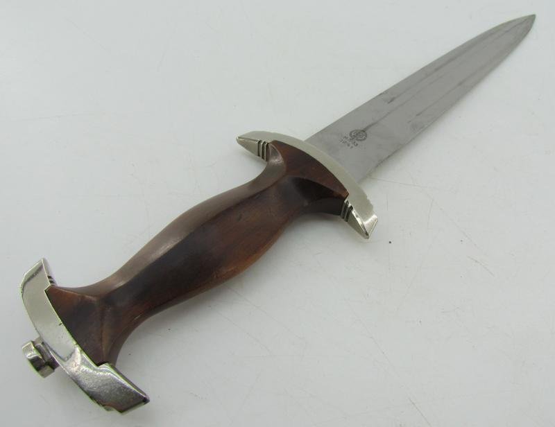 SA Dagger by M7/33 – F.W. Höller with Three Piece Hanger — image 13