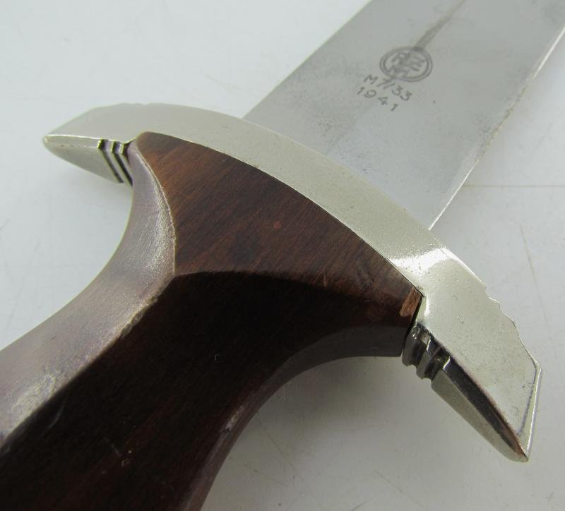 SA Dagger by M7/33 – F.W. Höller with Three Piece Hanger — image 14