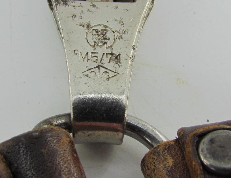 SA Dagger by M7/33 – F.W. Höller with Three Piece Hanger — image 17