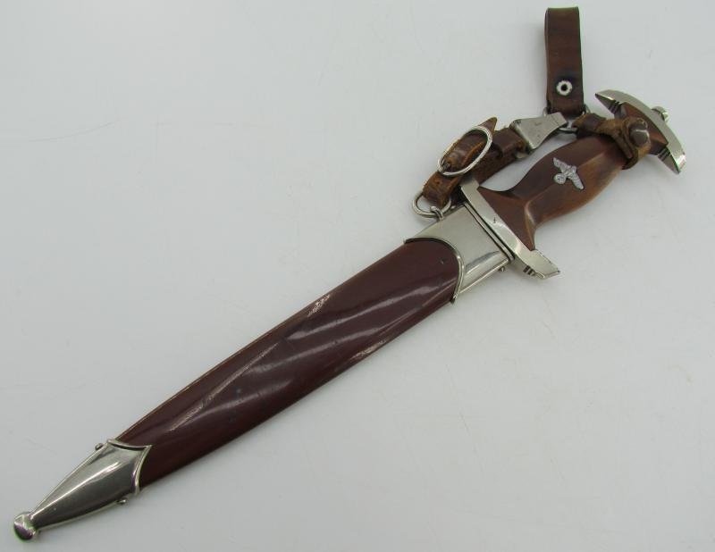 SA Dagger by M7/33 – F.W. Höller with Three Piece Hanger — image 20