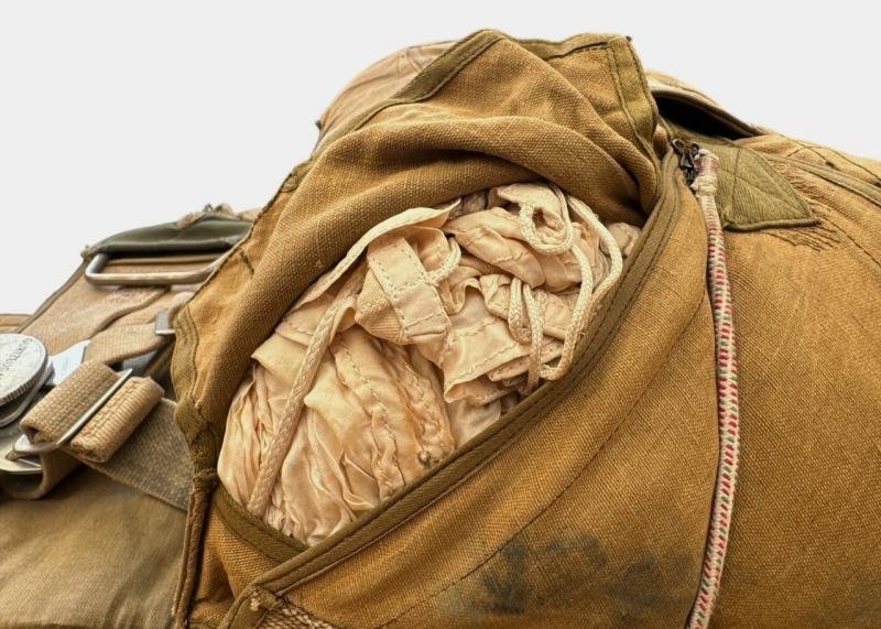 Luftwaffe Fighterpilot Seat with Parachute and harness — image 11