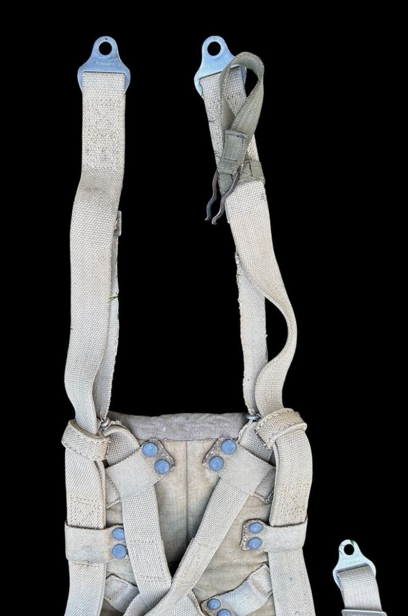 Luftwaffe Fighterpilot Seat with Parachute and harness — image 18