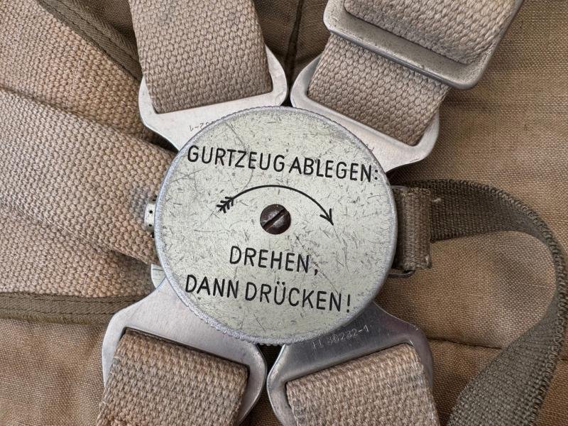 Luftwaffe Fighterpilot Seat with Parachute and harness — image 3