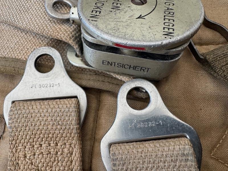 Luftwaffe Fighterpilot Seat with Parachute and harness — image 4