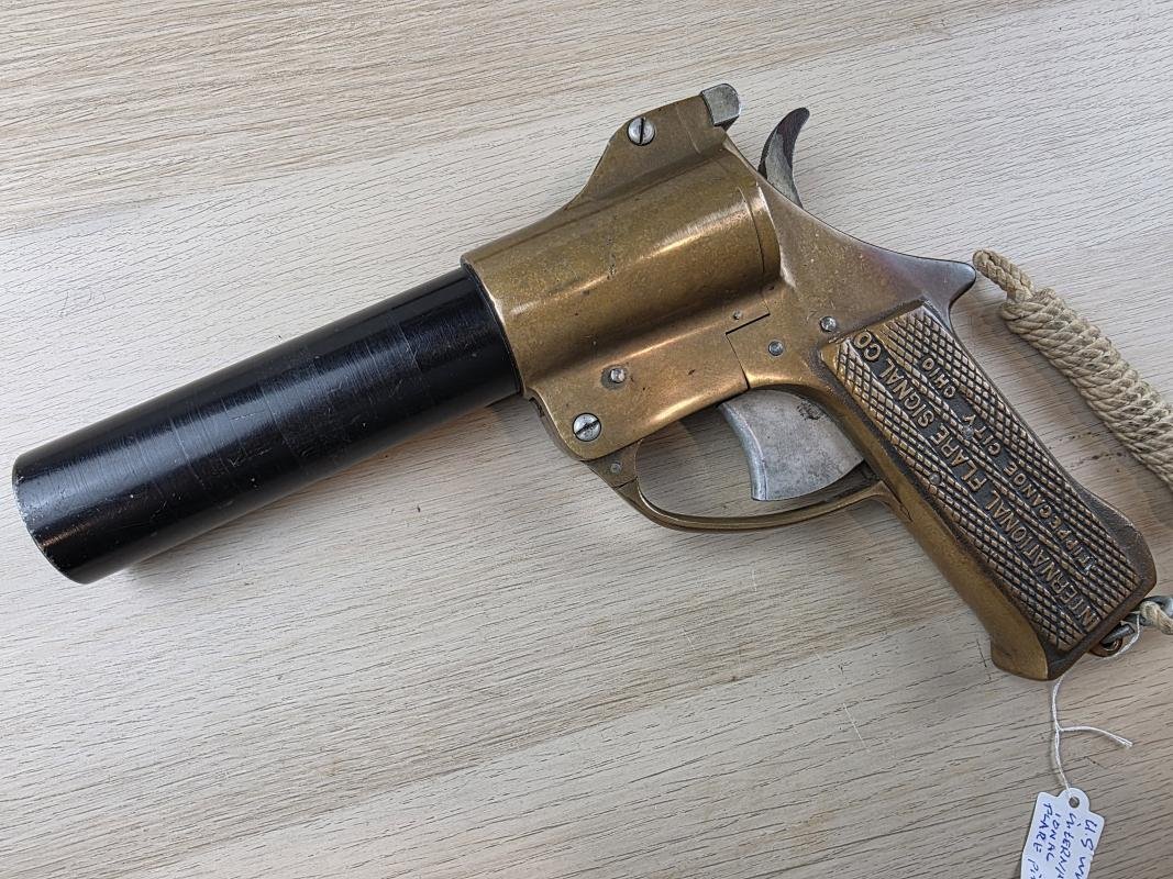 US Flare gun International WW2 1944 — image 3