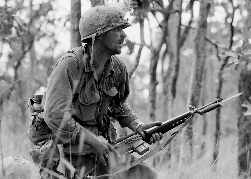 Original Vietnam War era US M7 bayonet by Colt's — image 2