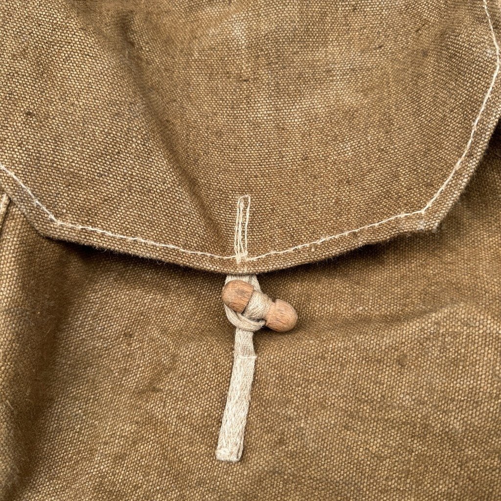 Original WWII Russian/Soviet DP28 magazine pouch — image 2