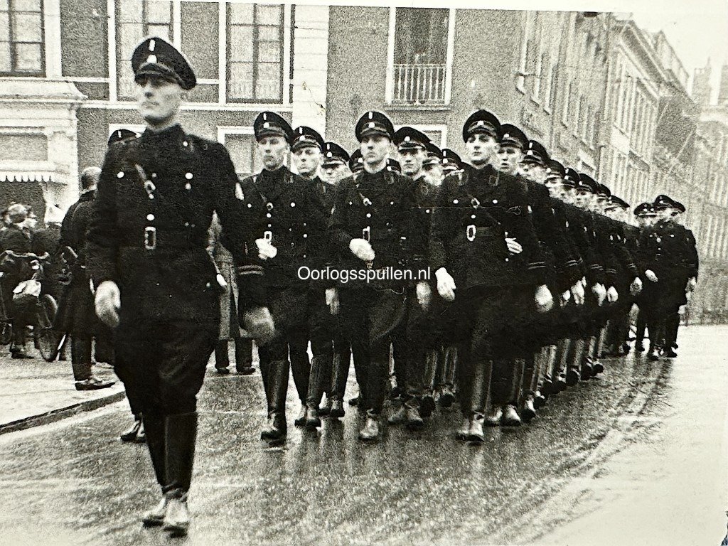 Original WWII Dutch SS photo — image 2