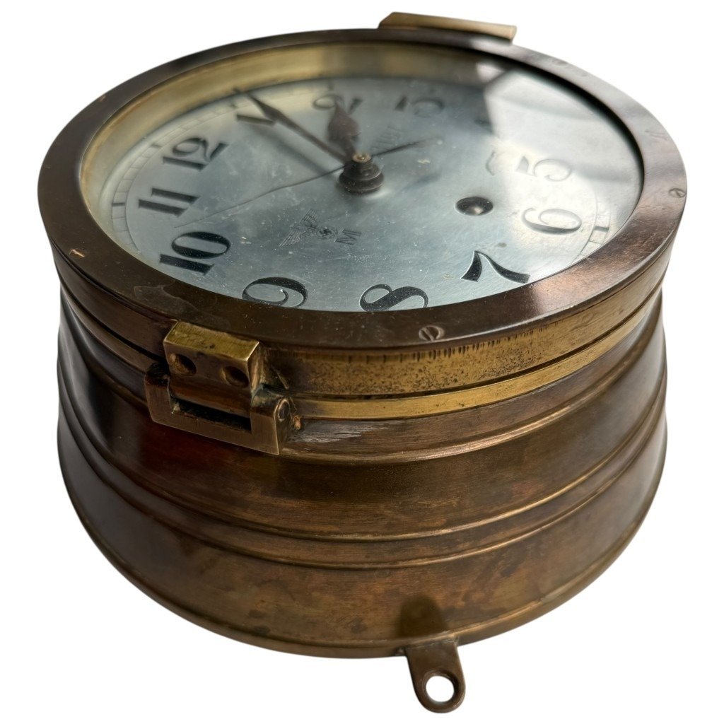 Original WWII German Kriegsmarine U-Boot clock with key — image 4