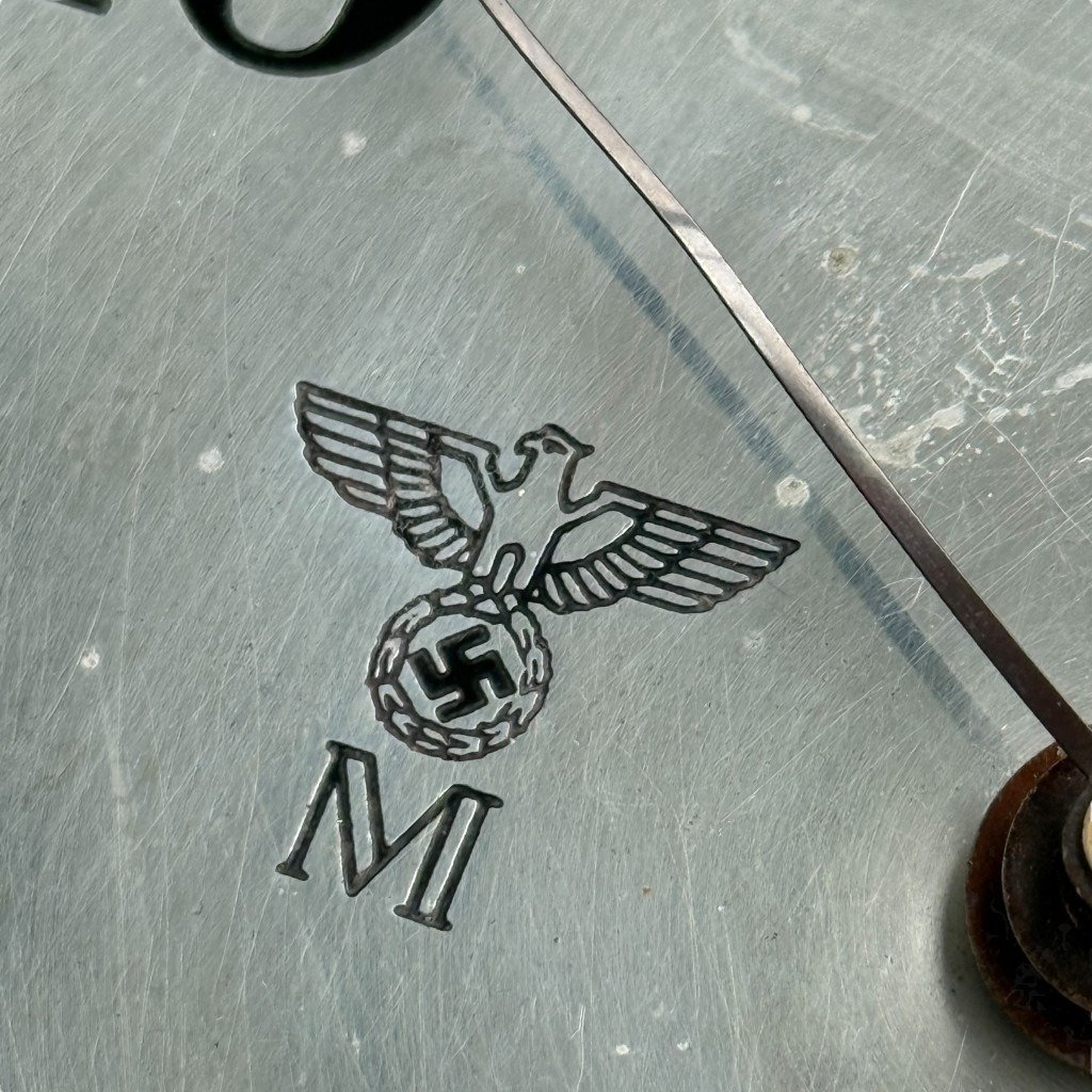 Original WWII German Kriegsmarine U-Boot clock with key — image 6