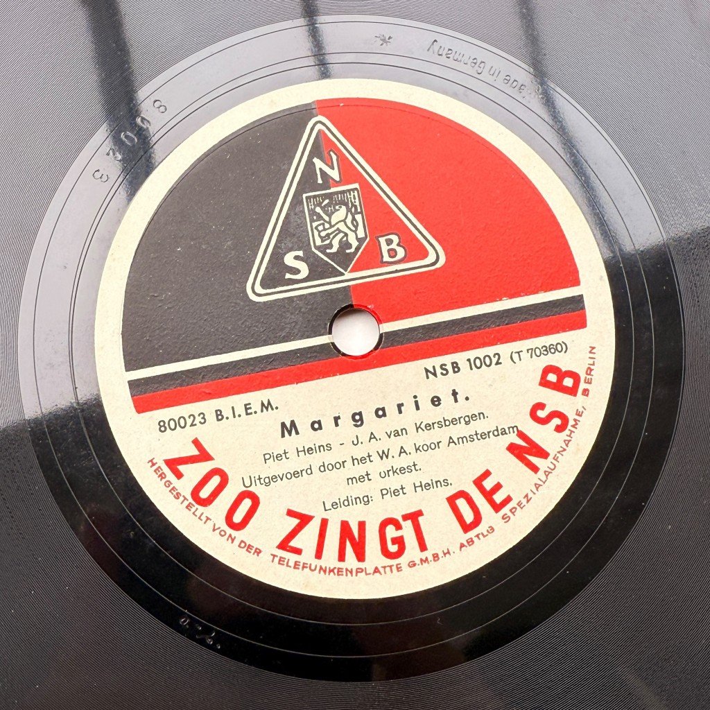 Original WWII Dutch NSB record with cover – Zwart-Rood, waai uit nu! & Margariet — image 5