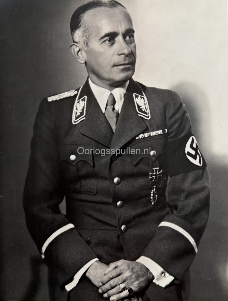 Original WWII German portrait photograph of Reichssportführer Hans von Tschammer und Osten — image 2