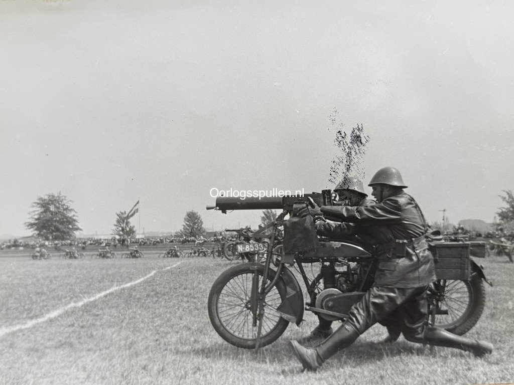 Original Pre 1940 Dutch army photo grouping Rotterdam (large size photos) — image 11
