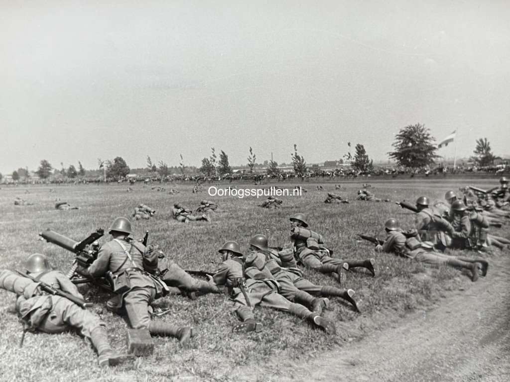 Original Pre 1940 Dutch army photo grouping Rotterdam (large size photos) — image 14
