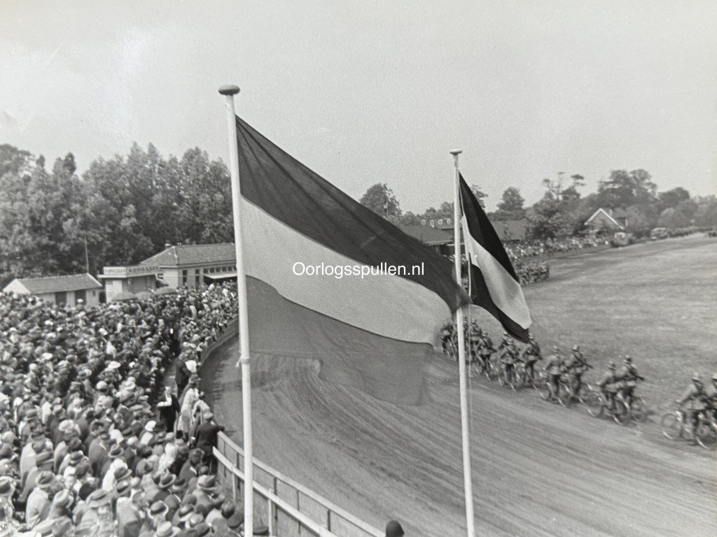 Original Pre 1940 Dutch army photo grouping Rotterdam (large size photos) — image 19
