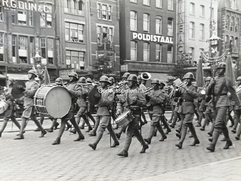 Original Pre 1940 Dutch army photo grouping Rotterdam (large size photos) — image 5