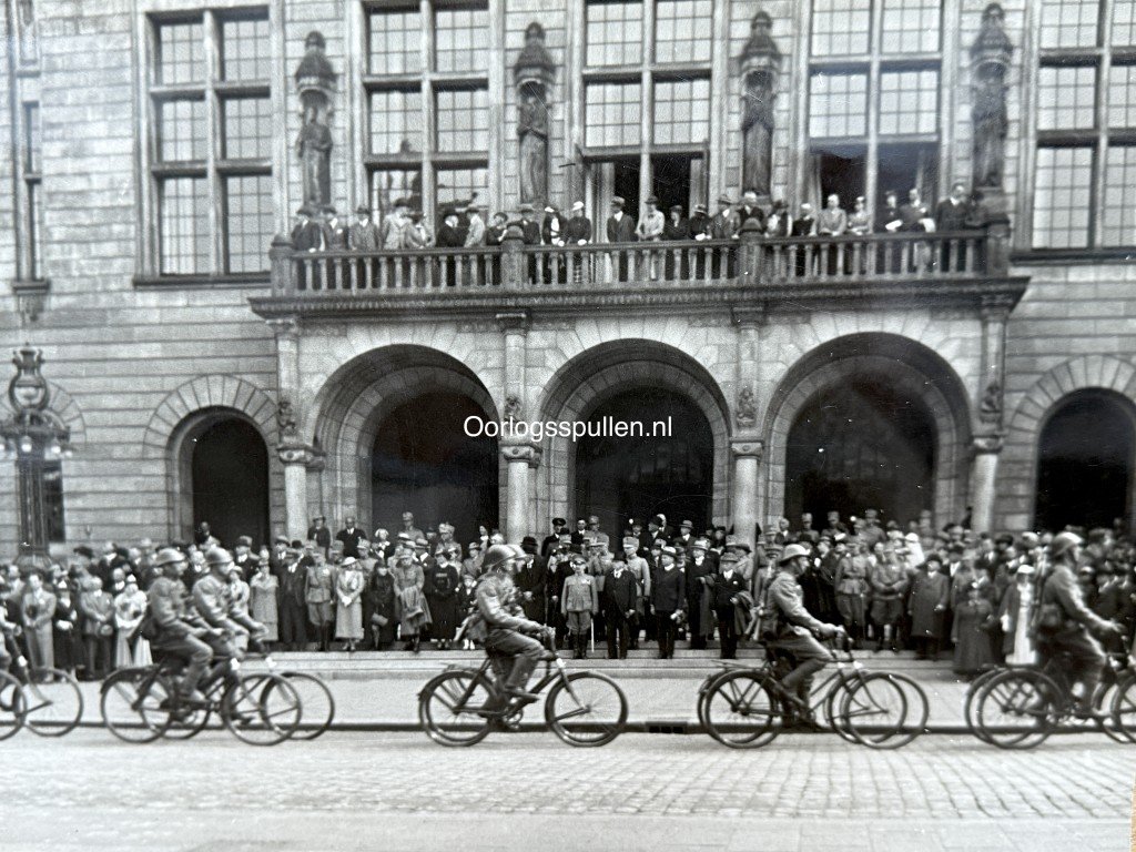 Original Pre 1940 Dutch army photo grouping Rotterdam (large size photos) — image 6