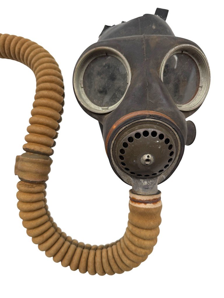 Original WWII British No 4. MK III Gas mask — image 2
