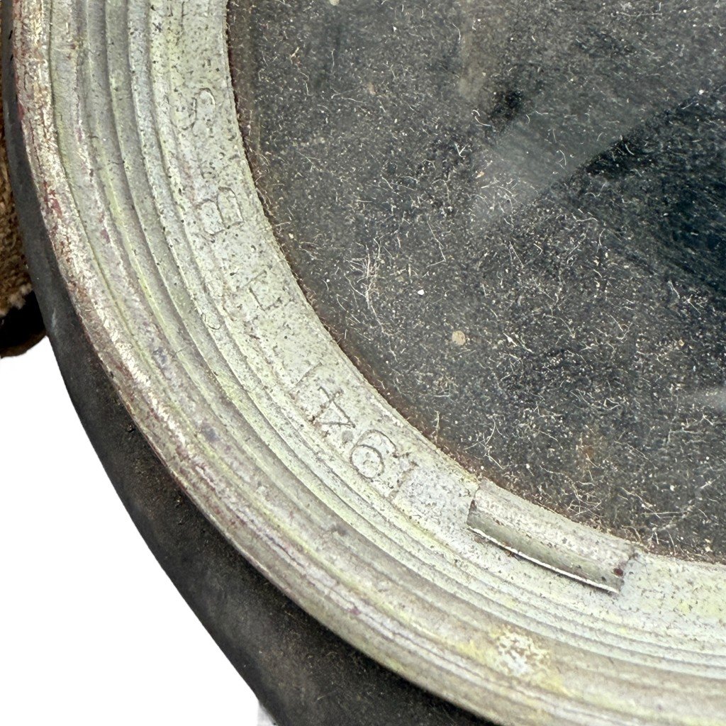 Original WWII British No 4. MK III Gas mask — image 3