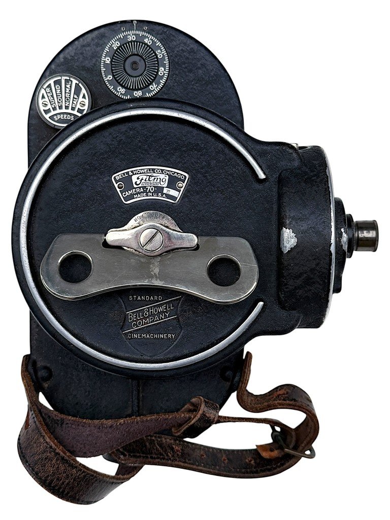 Original WWII US Bell & Howell Filmo 70-A film war correspondents camera — image 2