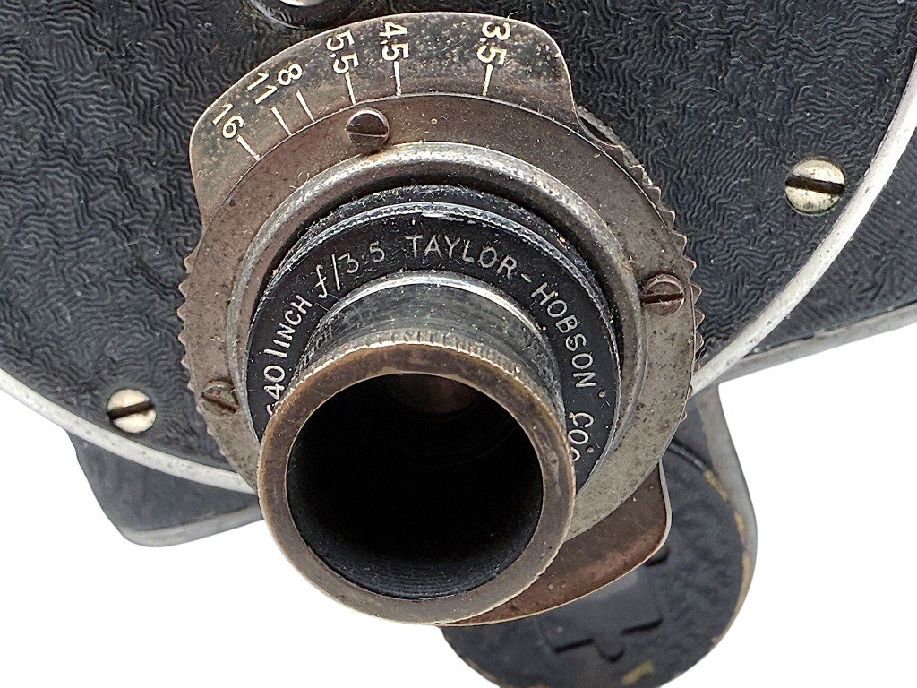 Original WWII US Bell & Howell Filmo 70-A film war correspondents camera — image 3