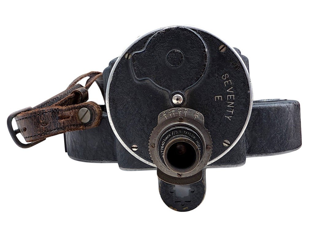 Original WWII US Bell & Howell Filmo 70-A film war correspondents camera — image 5